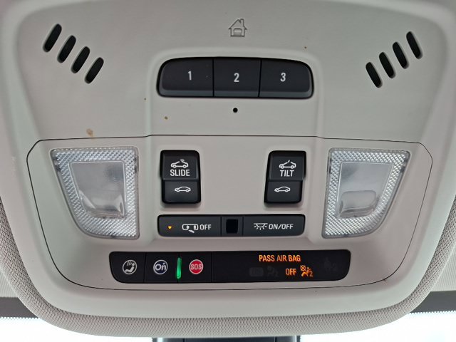 Used 2020 Chevrolet Traverse Premier FWD image 28