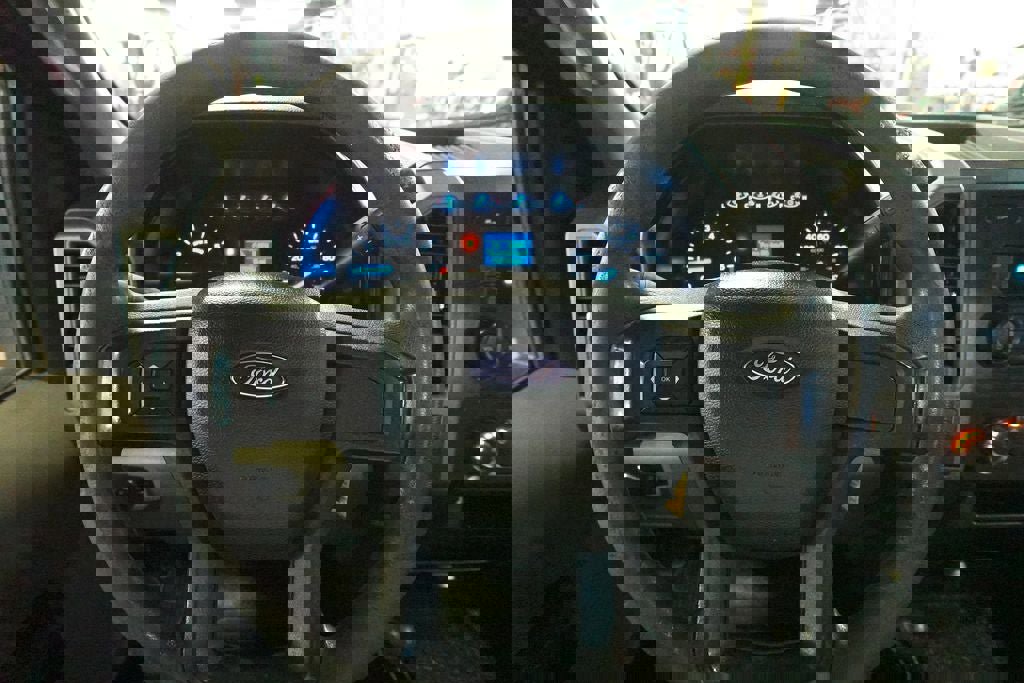 Certified 2017 Ford F250 XL w/ Snow Plow Prep Package image 13