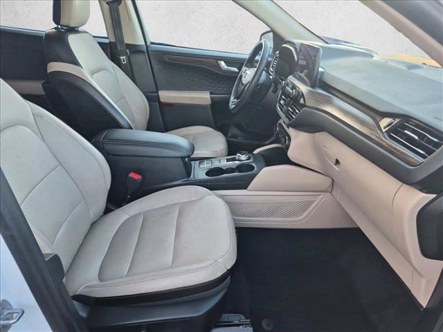 Certified 2020 Ford Escape Titanium w/ Titanium Premium Package 2.0 AWD/4WD image 21