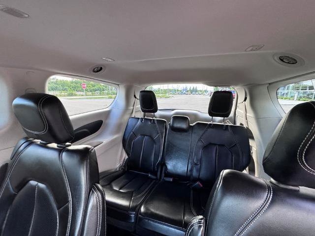 Used 2023 Chrysler Pacifica Touring-L FWD image 24