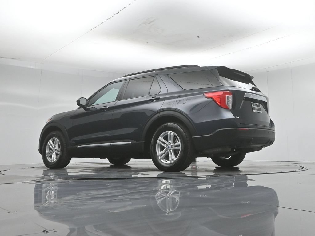 Certified 2023 Ford Explorer XLT RWD image 4