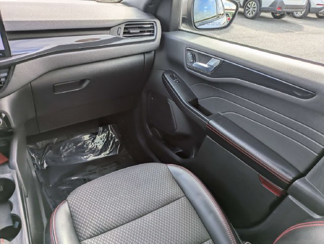 Certified 2023 Ford Escape ST-Line w/ Tech Pack #1 FWD image 17