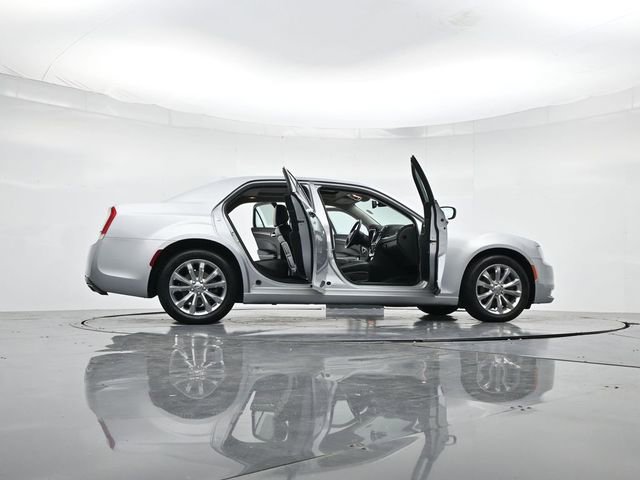 Used 2020 Chrysler 300 Limited image 51