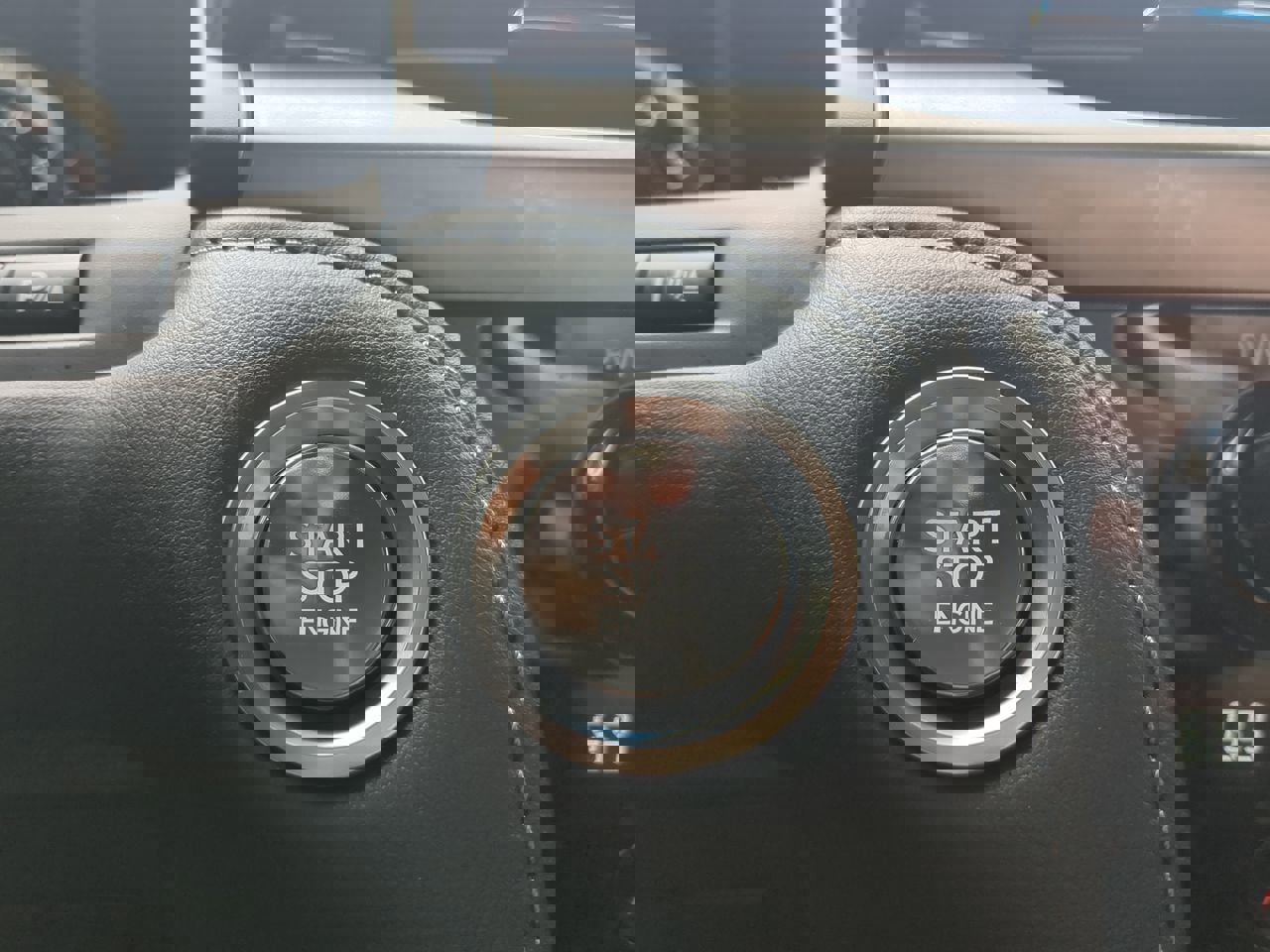 Used 2020 Lexus LX 570 4WD w/ 3rd Row & Luxury Pkg image 27