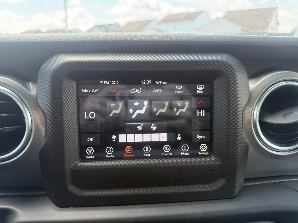 Used 2021 Jeep Wrangler Unlimited Sahara w/ Dual Top Group AWD/4WD image 19