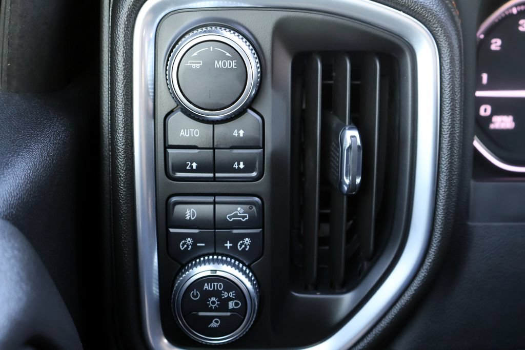 Used 2022 GMC Sierra 1500 AT4 w/ AT4 Preferred Package AWD/4WD image 12