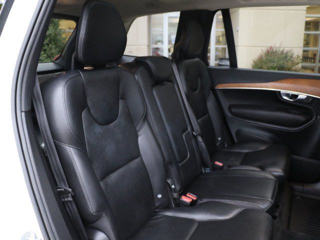 Used 2022 Volvo XC90 T6 Momentum w/ Climate Package AWD/4WD image 13