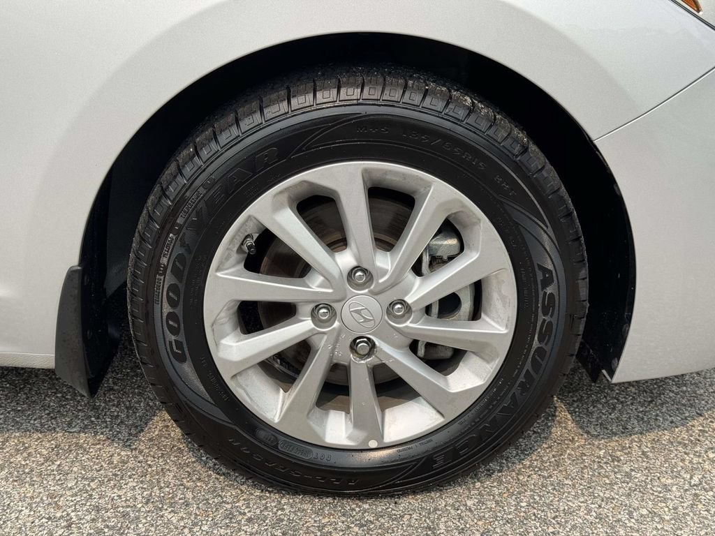 Used 2022 Hyundai Accent SEL FWD image 27