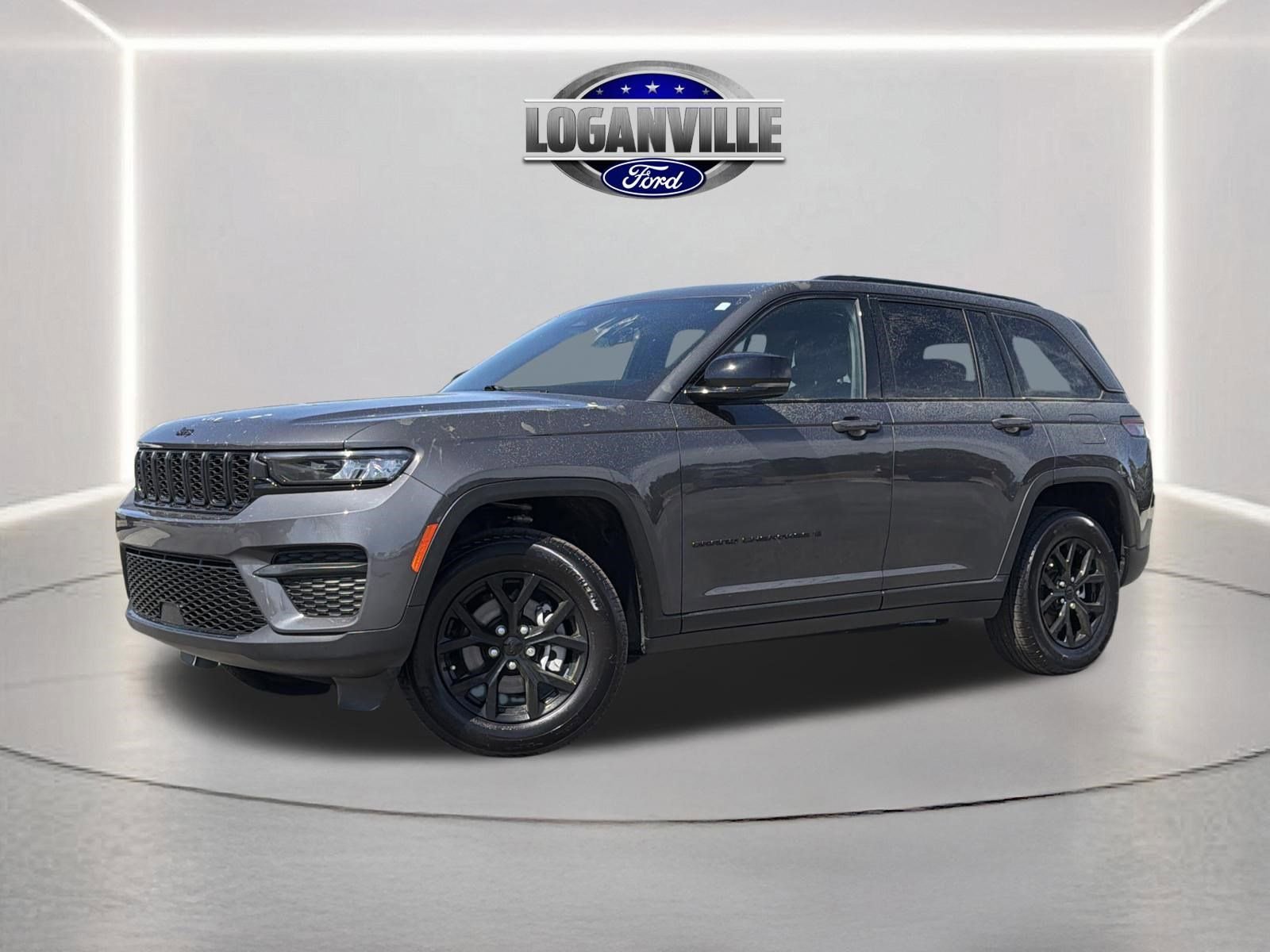 Used 2025 Jeep Grand Cherokee Altitude