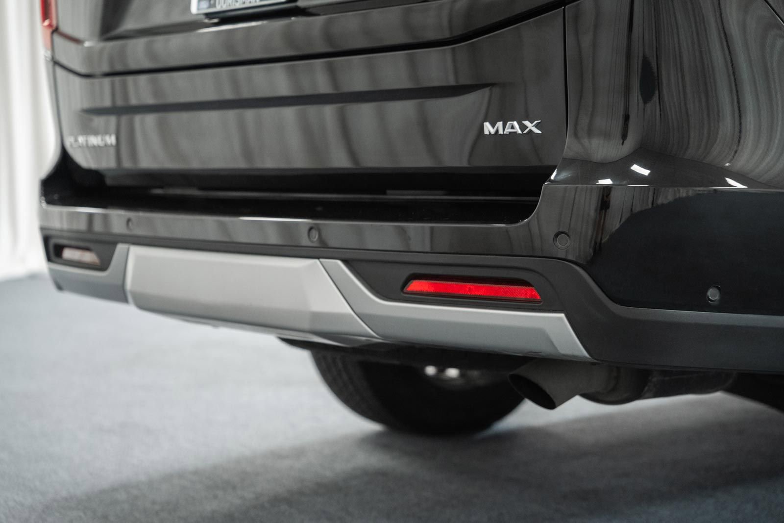 Certified 2025 Ford Expedition Max Platinum image 11