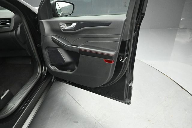 Certified 2024 Ford Escape ST-Line w/ Tech Pack #1 AWD/4WD image 33