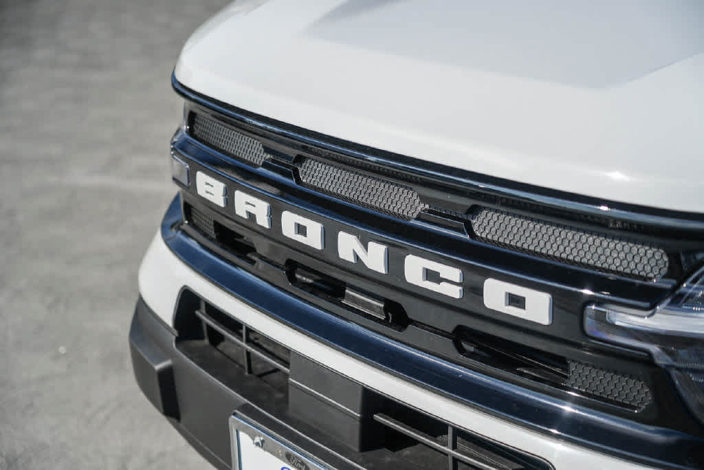 Certified 2024 Ford Bronco Sport Outer Banks w/ Tech Package AWD/4WD image 3