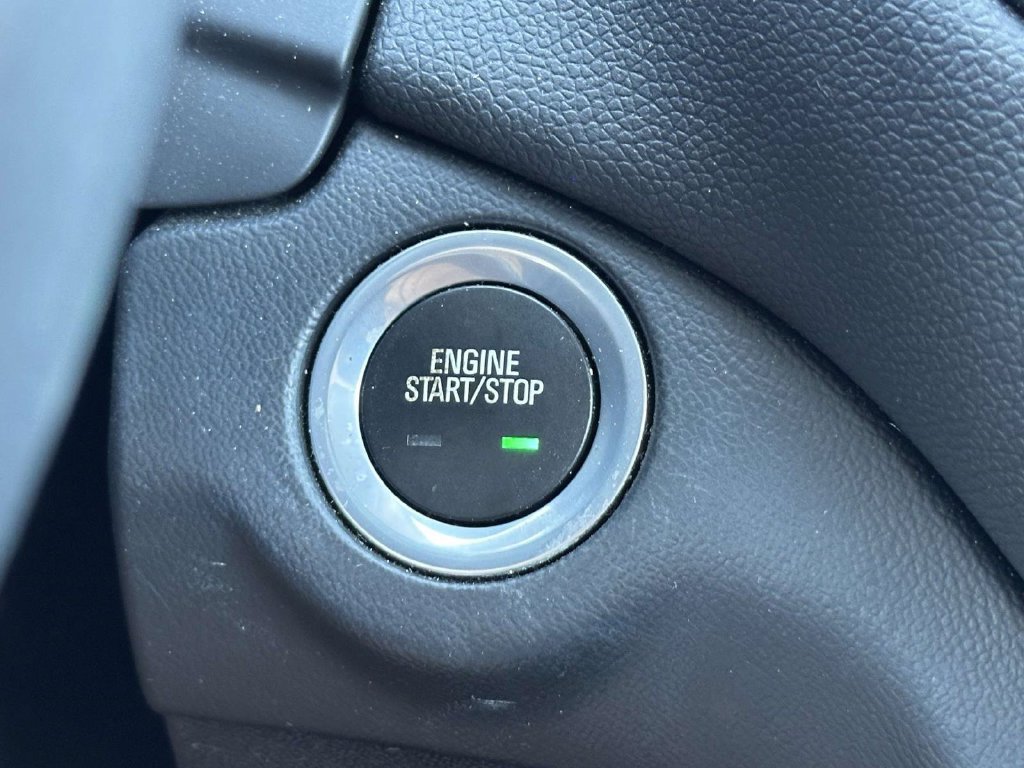 Used 2018 Chevrolet Equinox LT FWD image 21