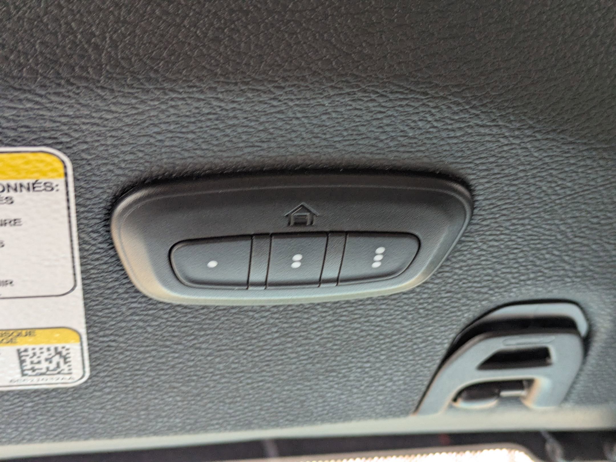 Used 2024 Jeep Wrangler Unlimited Sahara w/ Technology Group image 24