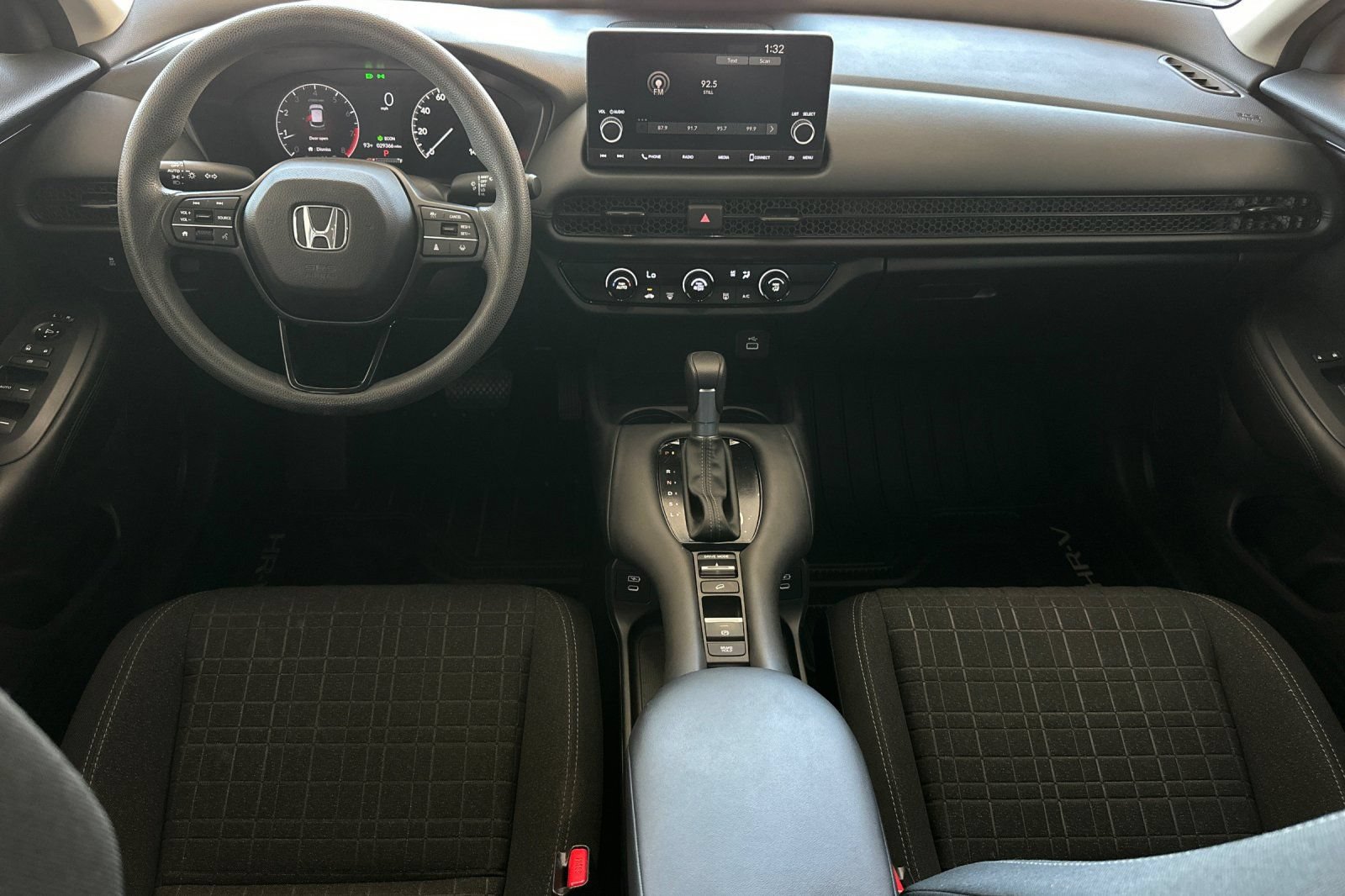 Used 2025 Honda HR-V LX image 12