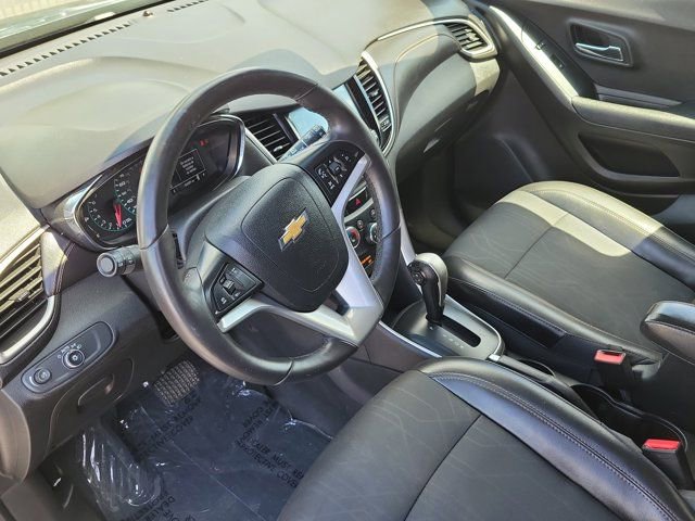 Used 2017 Chevrolet Trax LT w/ LT Convenience Package FWD image 18