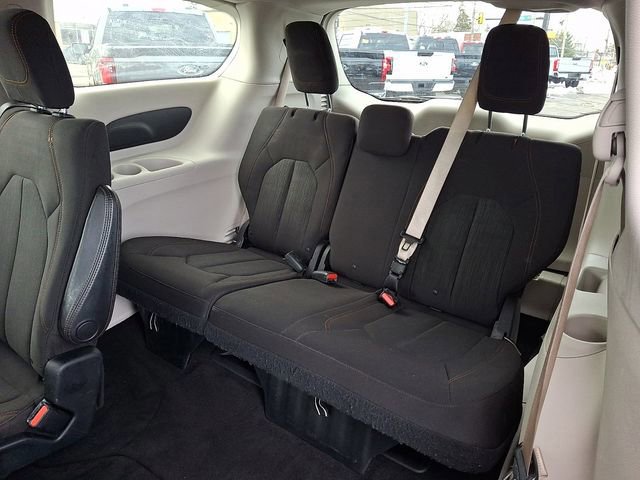 Used 2017 Chrysler Pacifica LX image 11