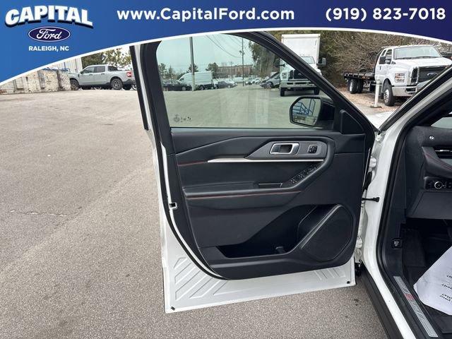 Certified 2025 Ford Explorer ST-Line w/ Premium Package image 19
