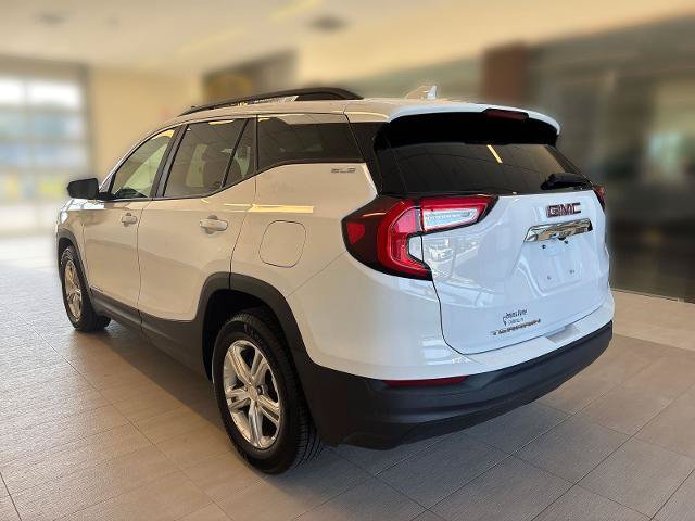 Used 2022 GMC Terrain SLE w/ Driver Convenience Package FWD image 3