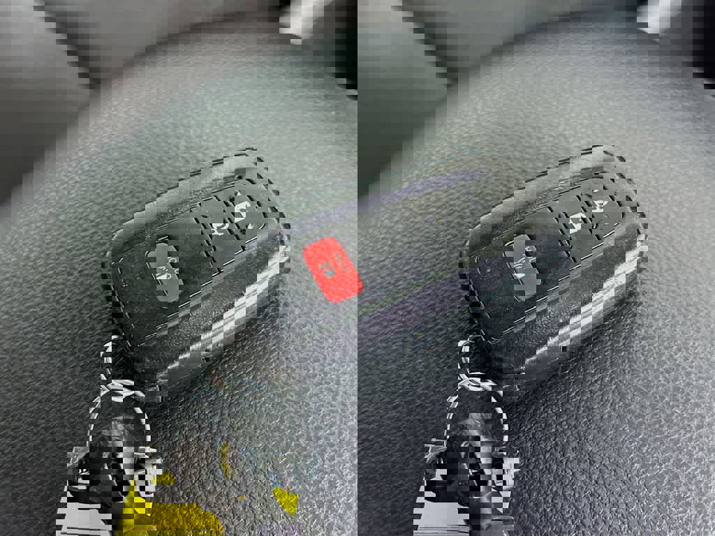 Used 2024 Toyota RAV4 XLE image 25