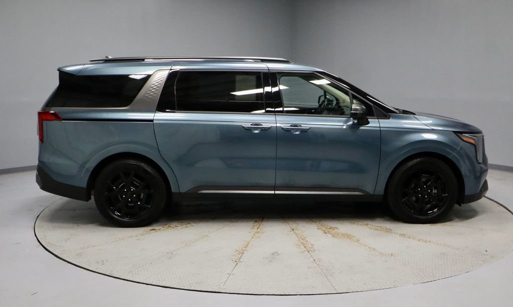Used 2026 Kia Carnival SX w/ SX Dark Edition Package FWD image 14