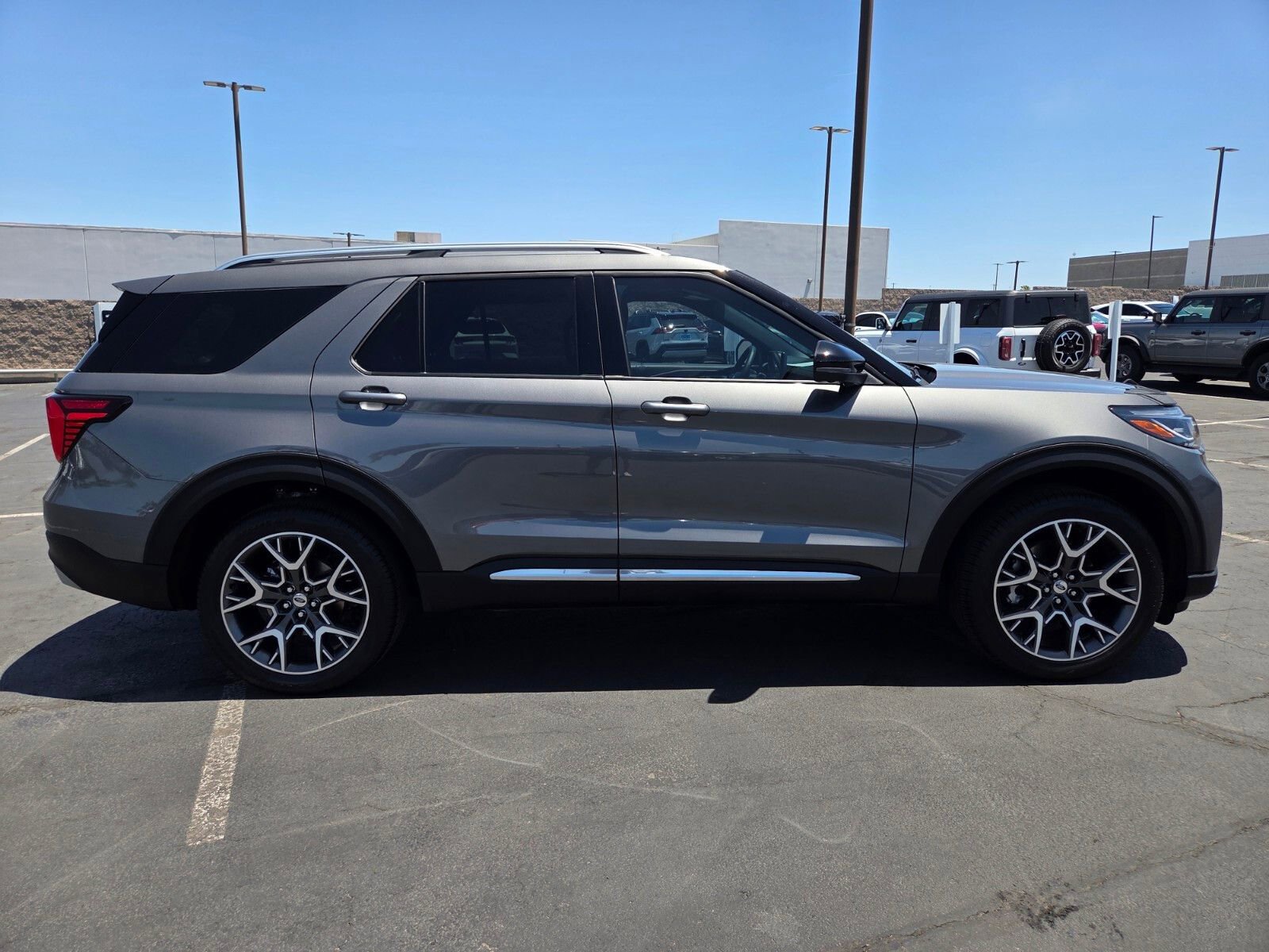 Certified 2025 Ford Explorer Platinum w/ Ultimate Package AWD/4WD image 7