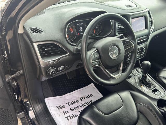 Used 2019 Jeep Cherokee Latitude Plus w/ Comfort/Convenience Group image 14