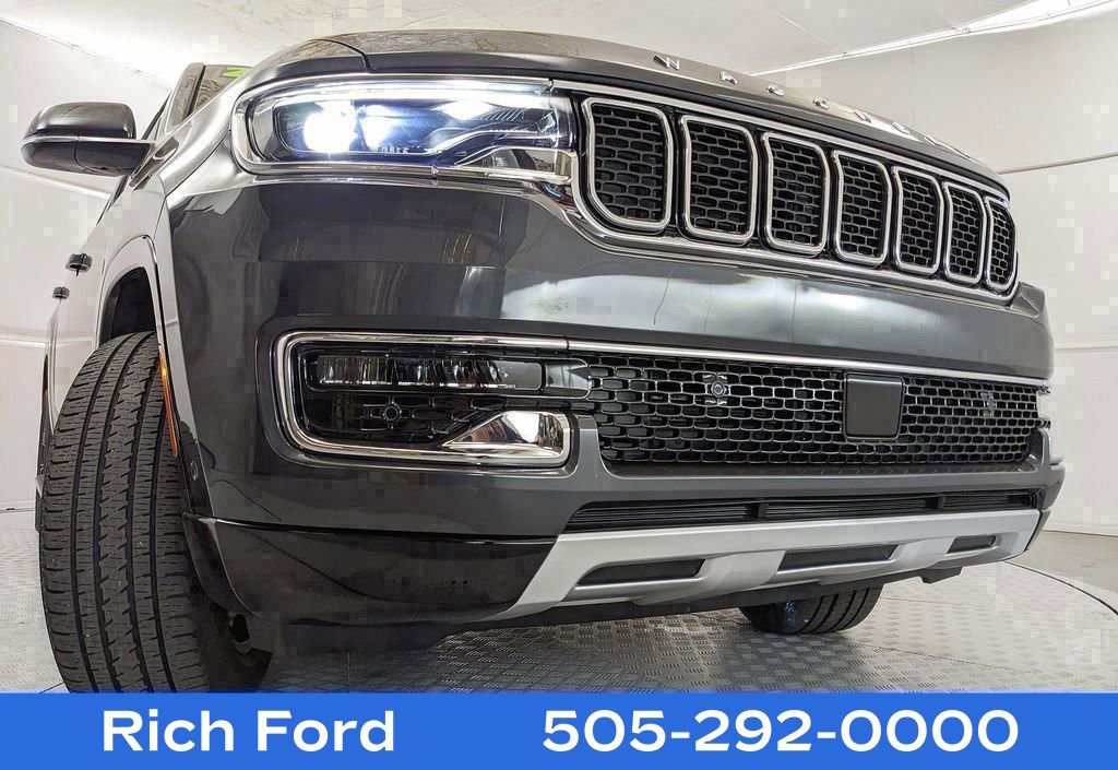 Used 2025 Jeep Wagoneer L Series II w/ 8-pass Seating Package AWD/4WD image 38
