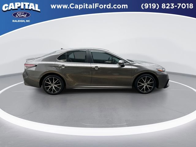 Used 2023 Toyota Camry SE image 7