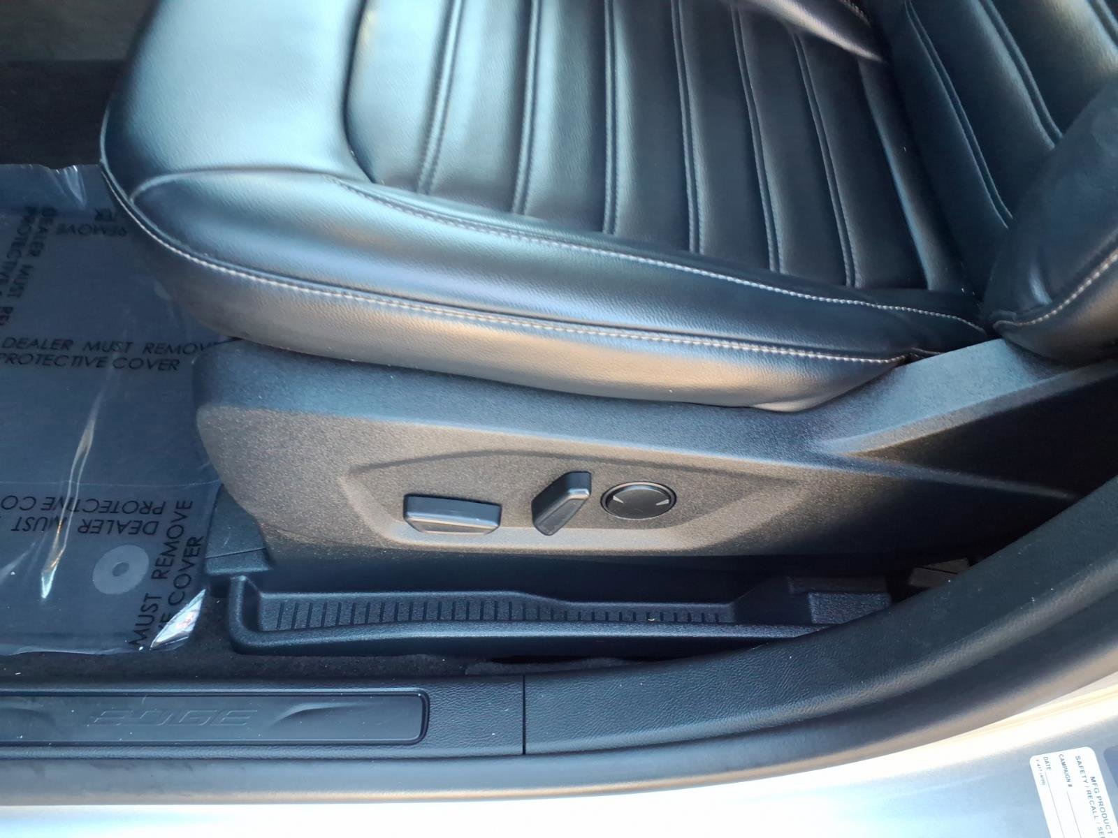 Certified 2024 Ford Edge SEL image 12