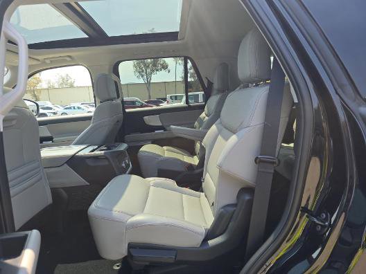 Certified 2025 Ford Expedition Active AWD/4WD image 13