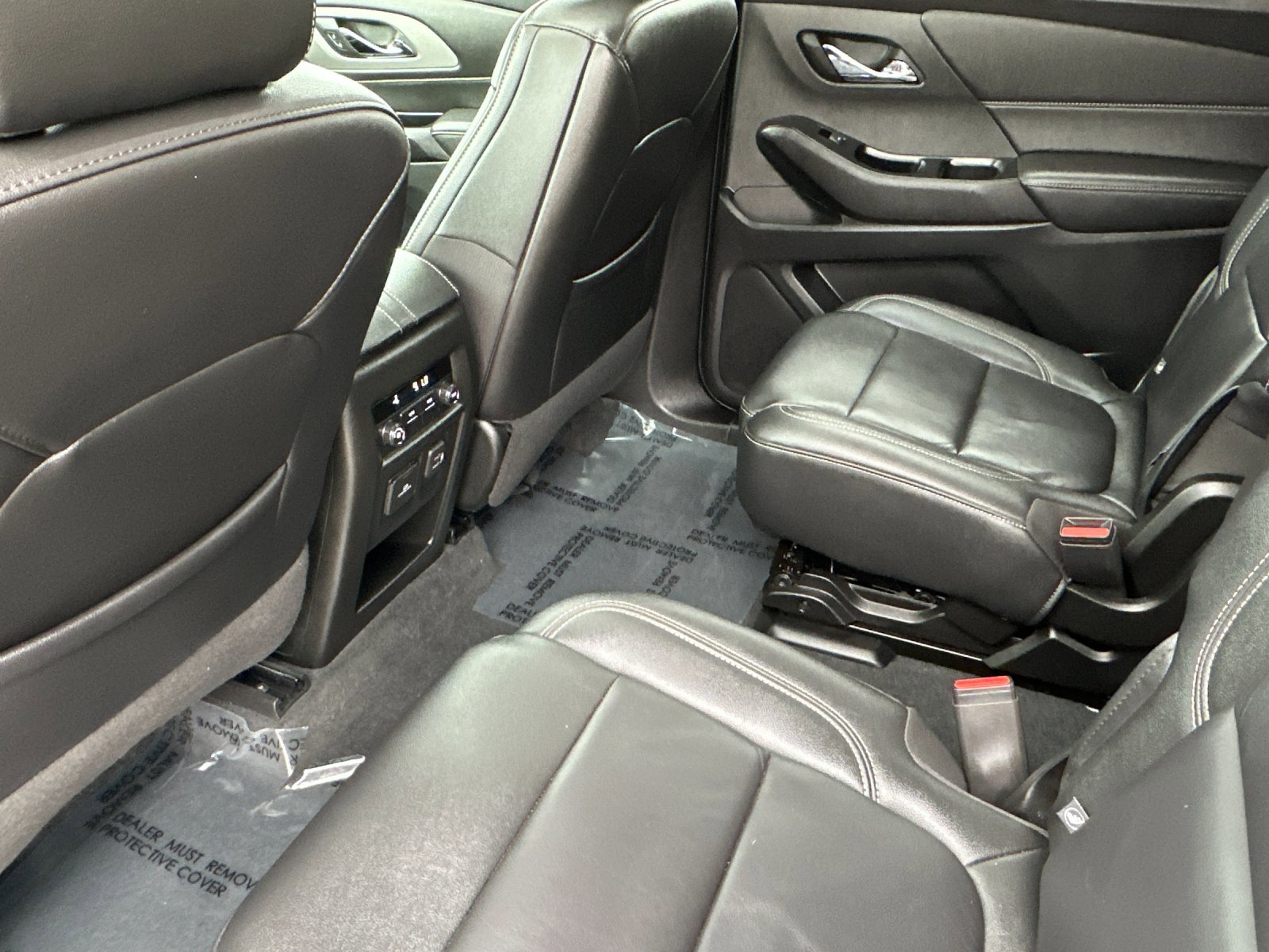 Used 2023 Chevrolet Traverse LT w/ LT Premium Package image 12