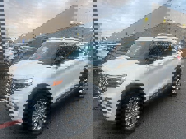 Certified 2020 Ford Explorer Limited w/ Class III Trailer Tow Package