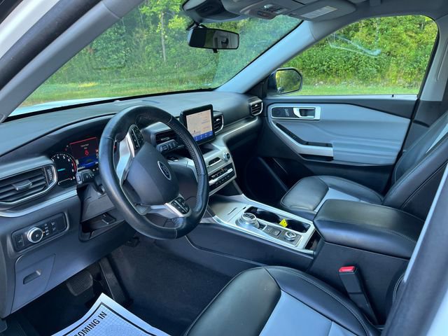 Certified 2022 Ford Explorer XLT w/ Equipment Group 202A image 11