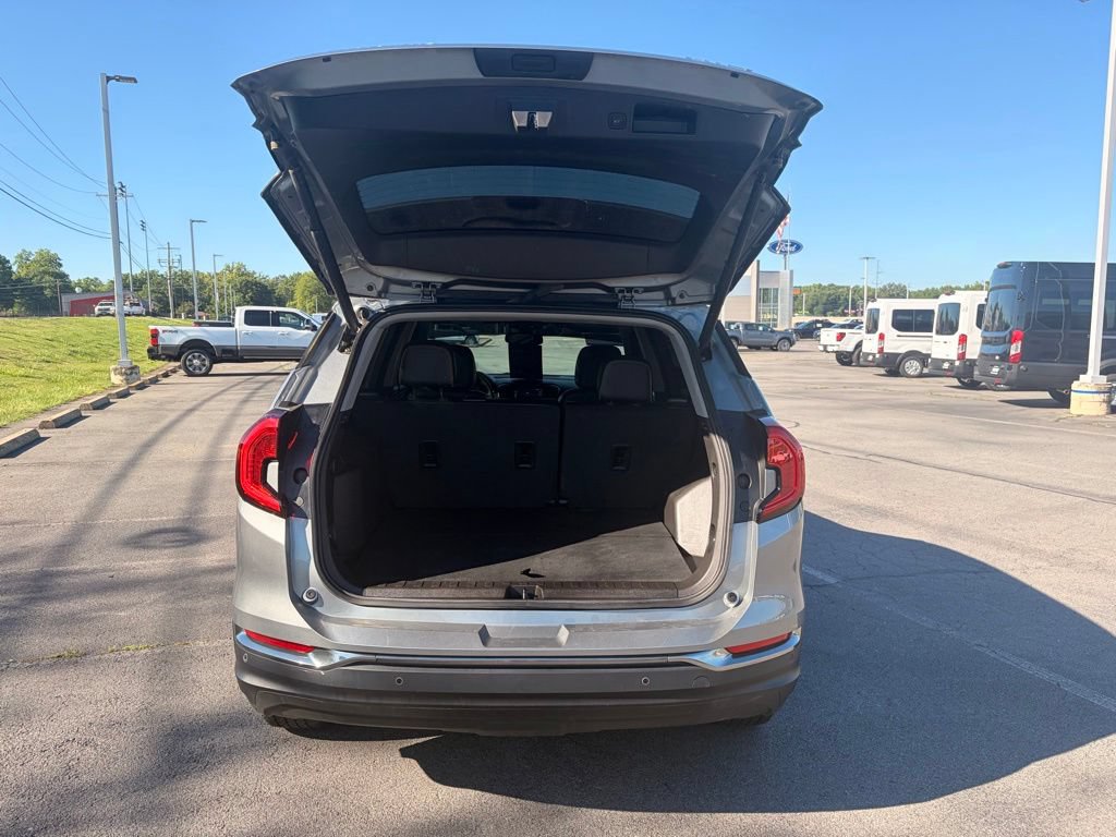 Used 2024 GMC Terrain AT4 w/ Tech Package AWD/4WD image 8