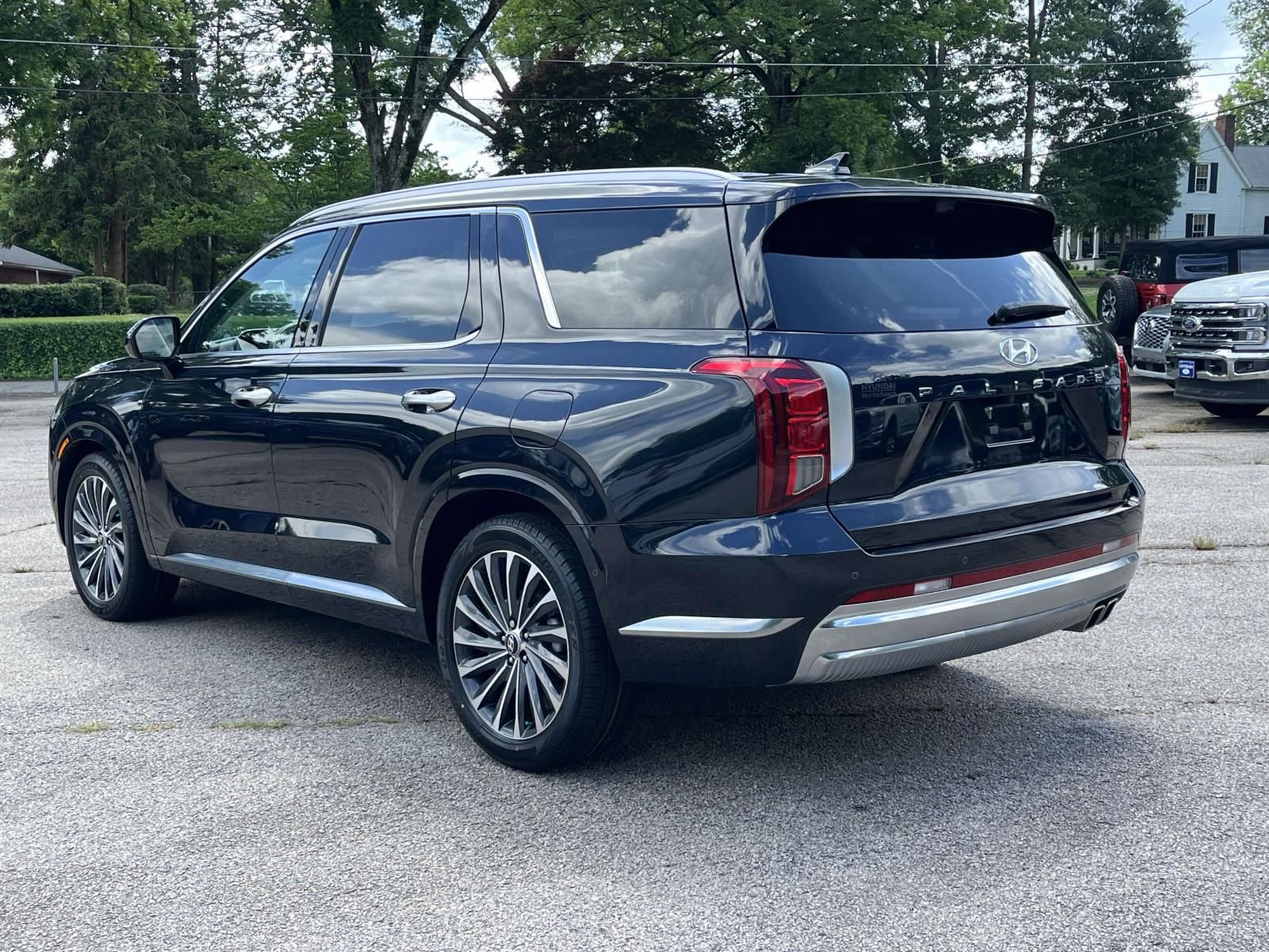 Used 2023 Hyundai Palisade Calligraphy w/ Cargo Package FWD image 5