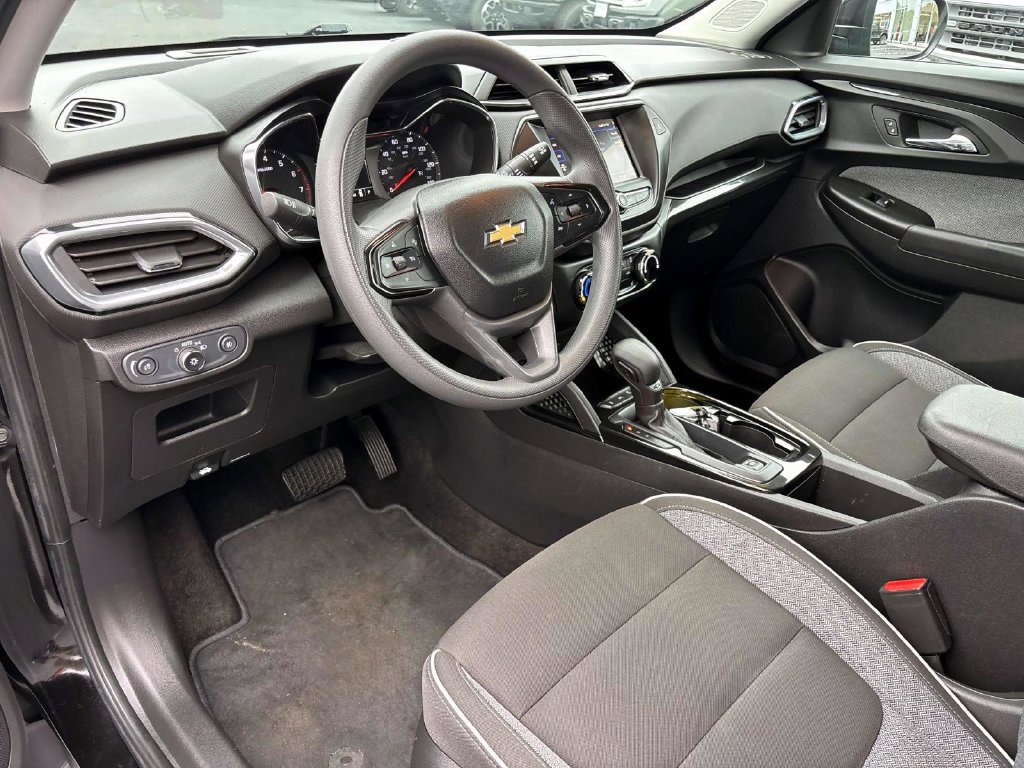 Used 2022 Chevrolet TrailBlazer LT FWD image 18