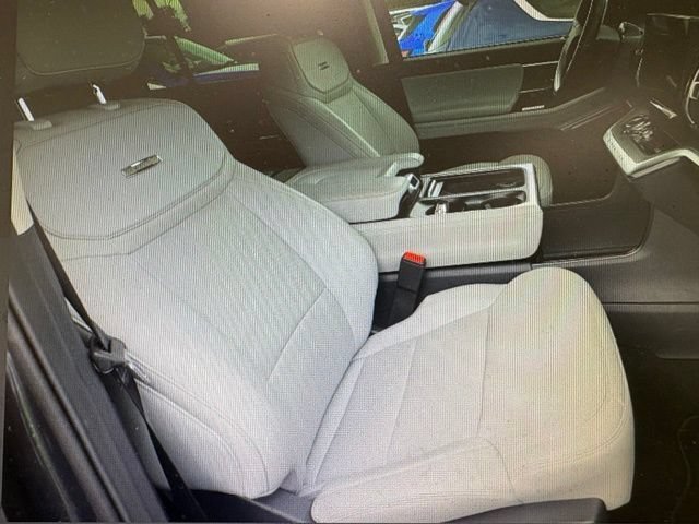 Certified 2025 Ford Expedition Max Platinum w/ Driver's Package AWD/4WD image 4