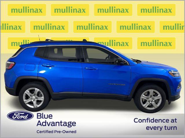 Used 2023 Jeep Compass Latitude w/ Convenience Group AWD/4WD image 2
