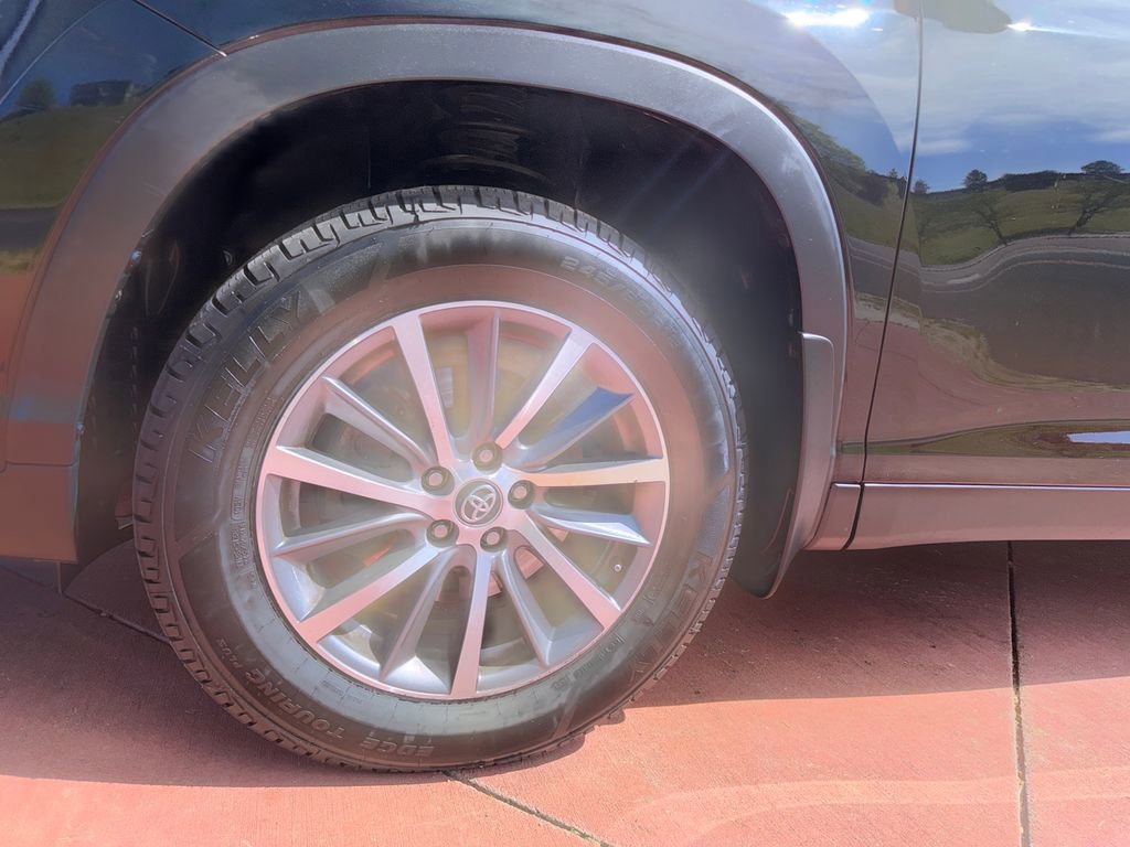 Used 2019 Toyota Highlander XLE AWD/4WD image 41