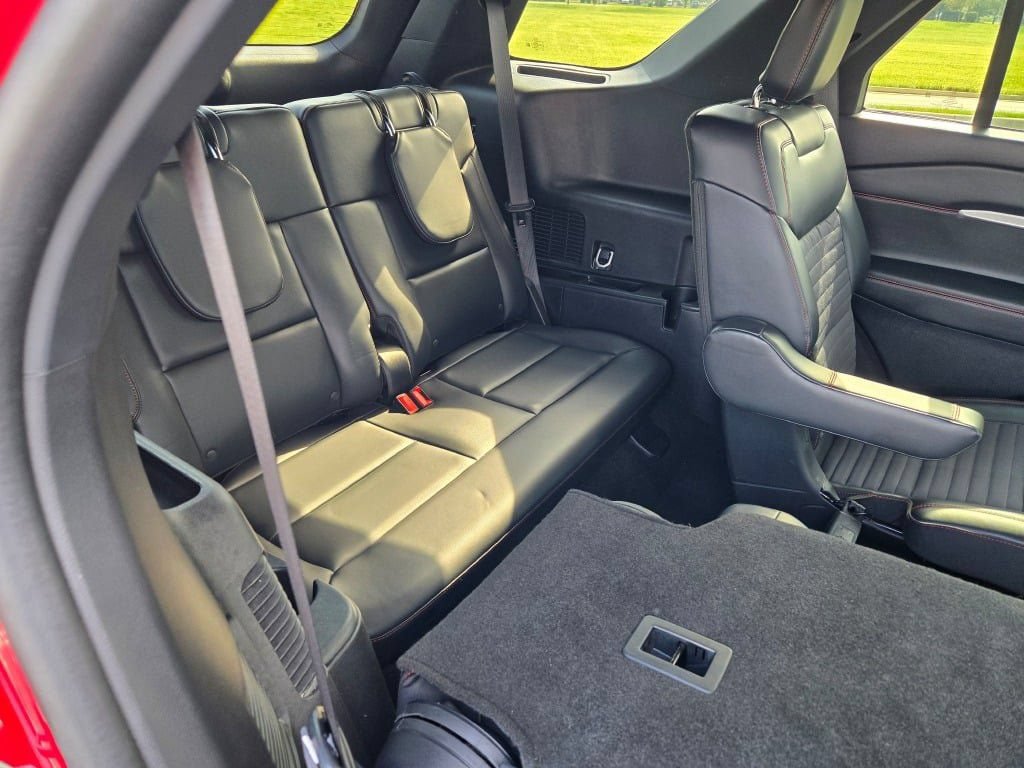 Certified 2025 Ford Explorer ST-Line AWD/4WD image 12