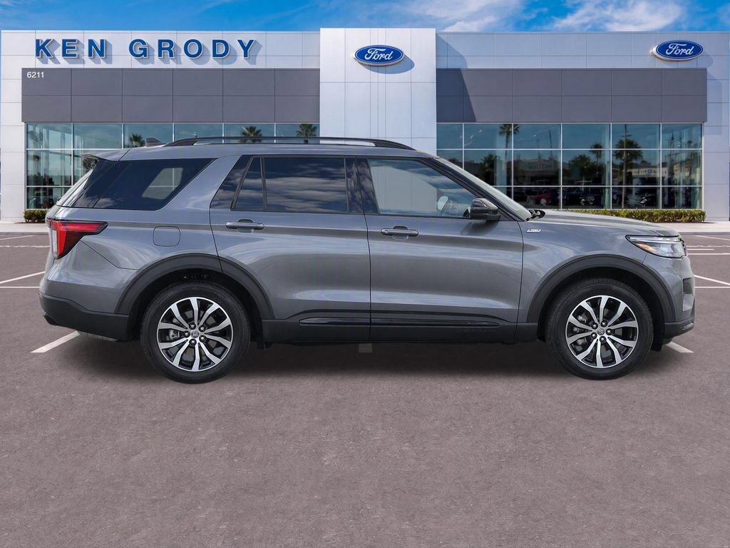 Certified 2026 Ford Explorer ST-Line AWD/4WD image 3