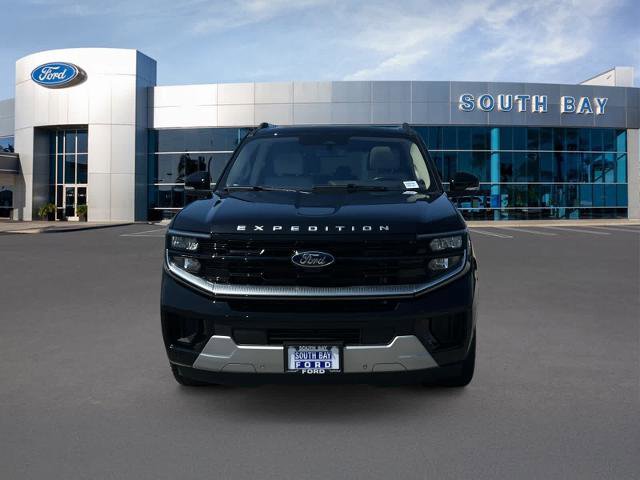 Certified 2025 Ford Expedition Platinum w/ Driver's Package AWD/4WD image 8