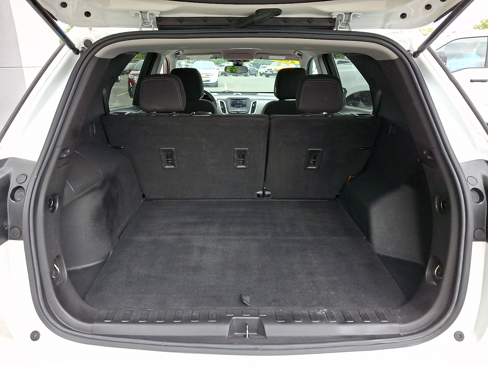 Used 2021 Chevrolet Equinox LS w/ LS Convenience Package FWD image 29