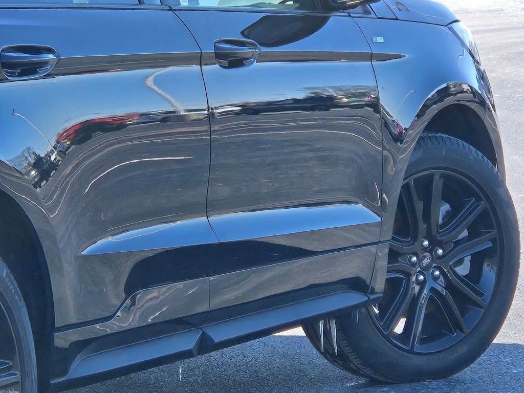 Certified 2024 Ford Edge ST-Line w/ Class II Trailer Tow Package image 12