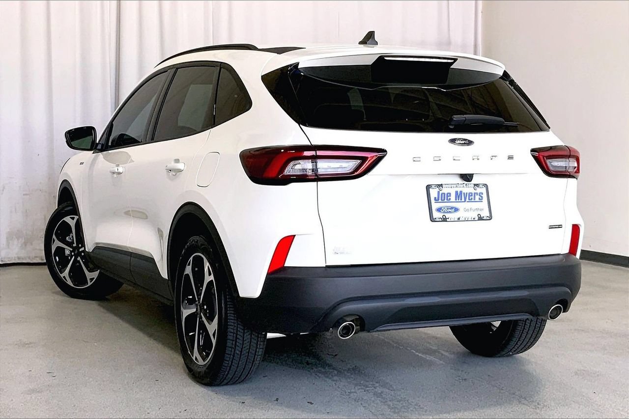Certified 2026 Ford Escape ST-Line Select AWD/4WD image 10
