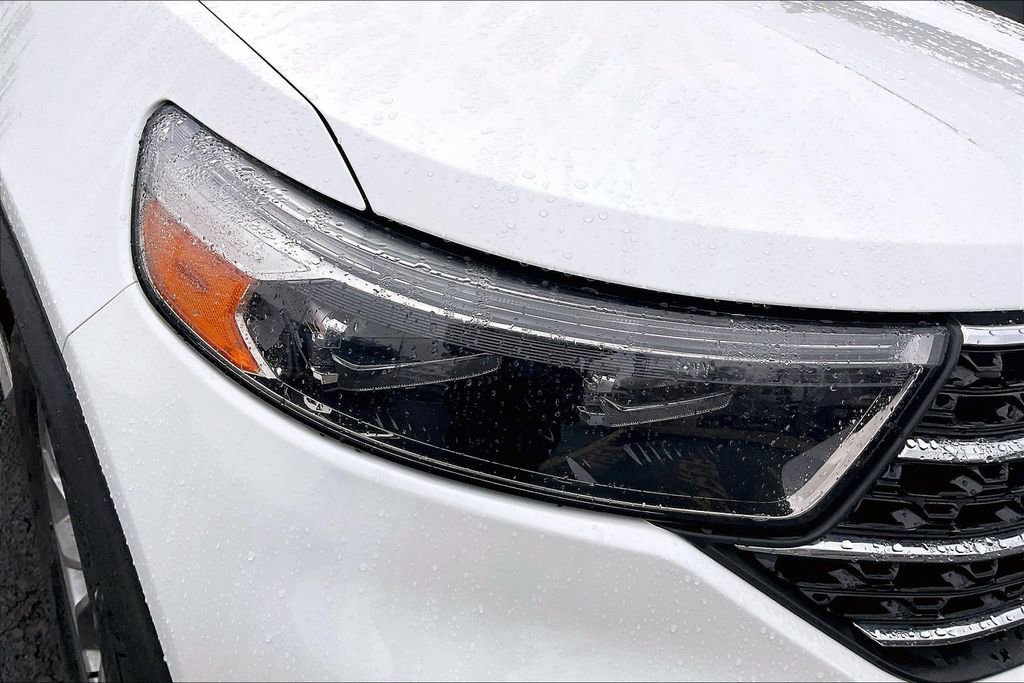 Certified 2020 Ford Explorer XLT w/ Equipment Group 202A image 27