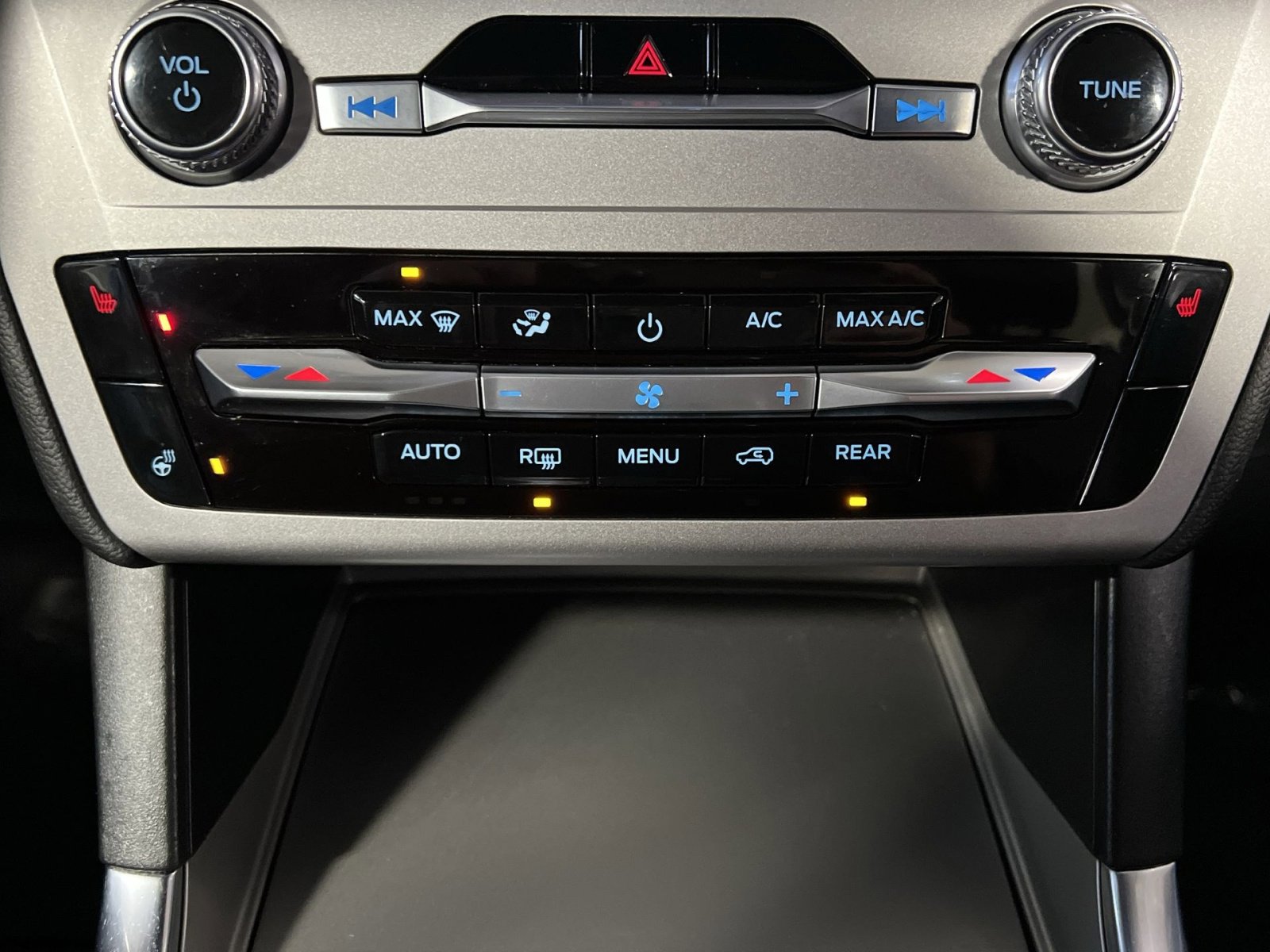 Certified 2022 Ford Explorer XLT w/ Equipment Group 202A image 20