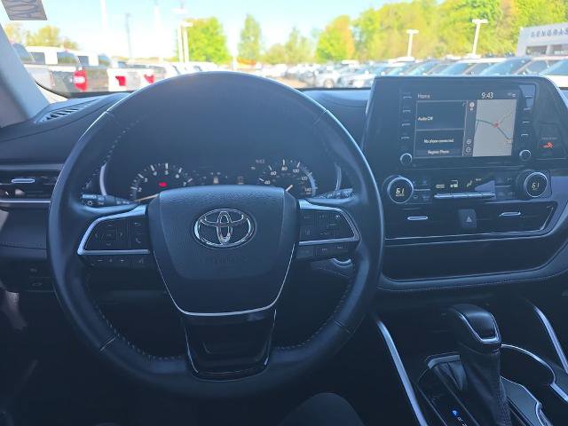 Used 2021 Toyota Highlander XLE AWD/4WD image 23