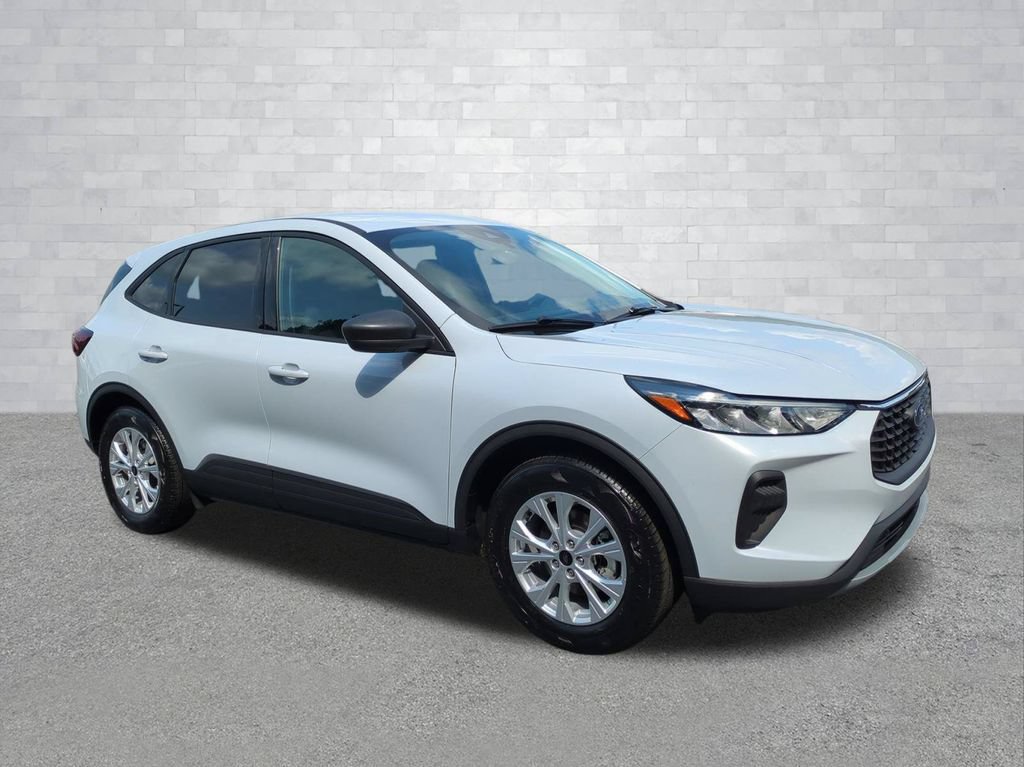 Certified 2025 Ford Escape Active FWD image 2